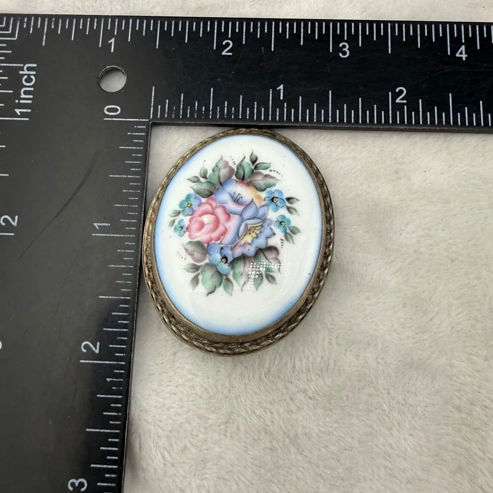 Vintage Porcelain Brooch Finfit Silver Tone Flowers